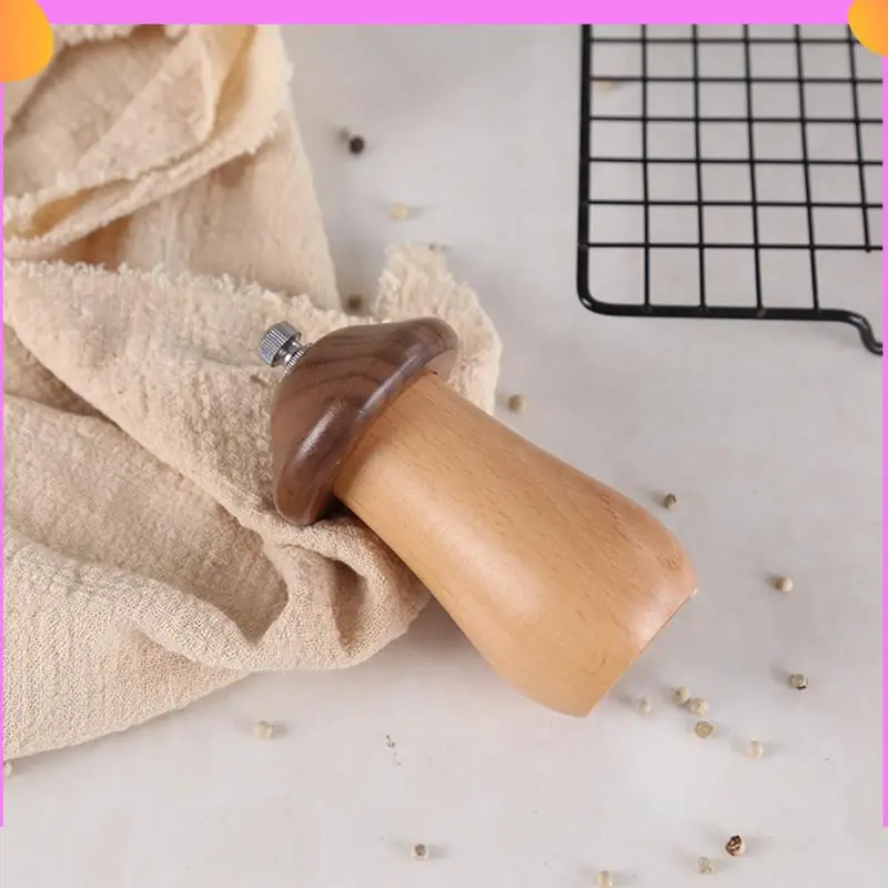 

A23P Pepper Grinder Solid Wood Cute Mushroom Shape Wooden Grinder Kitchen Multi-Purpose Grinding Tool Seasoning Bottle