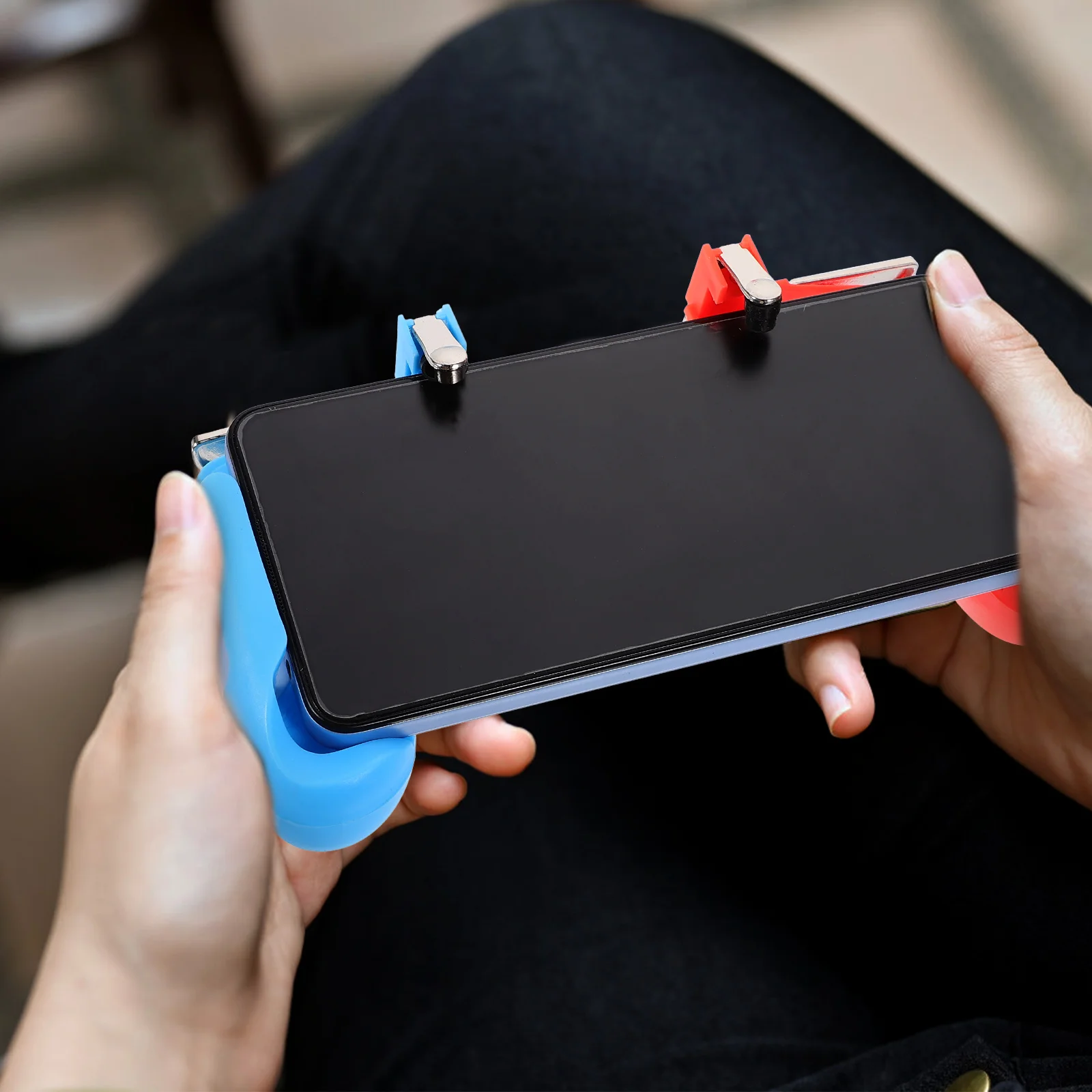 

1pc Mobile Game Controller Trigger Lightweight Portable Easy Install Compatible With Most Smartphones Practical Gaming