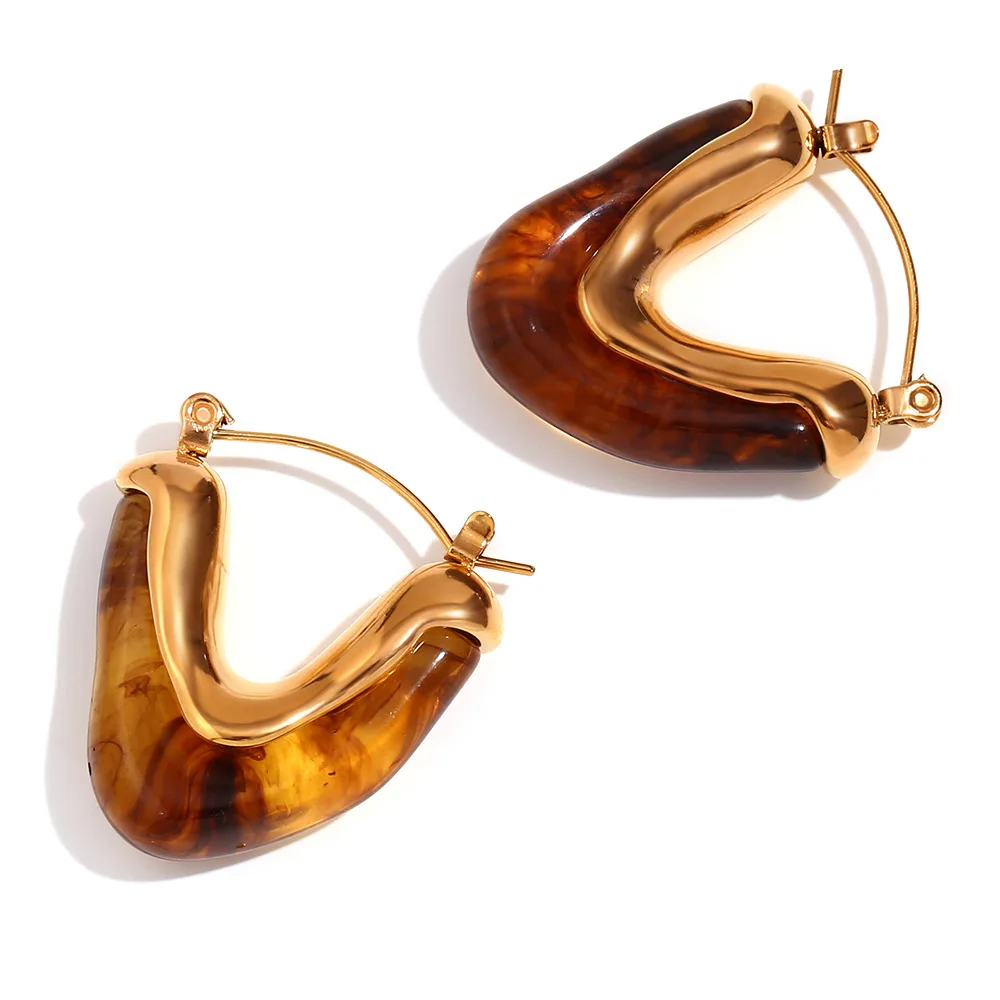 2025 Stylish and simple French vintage earrings stainless steel plated 18K gold triangle geometric earrings gift