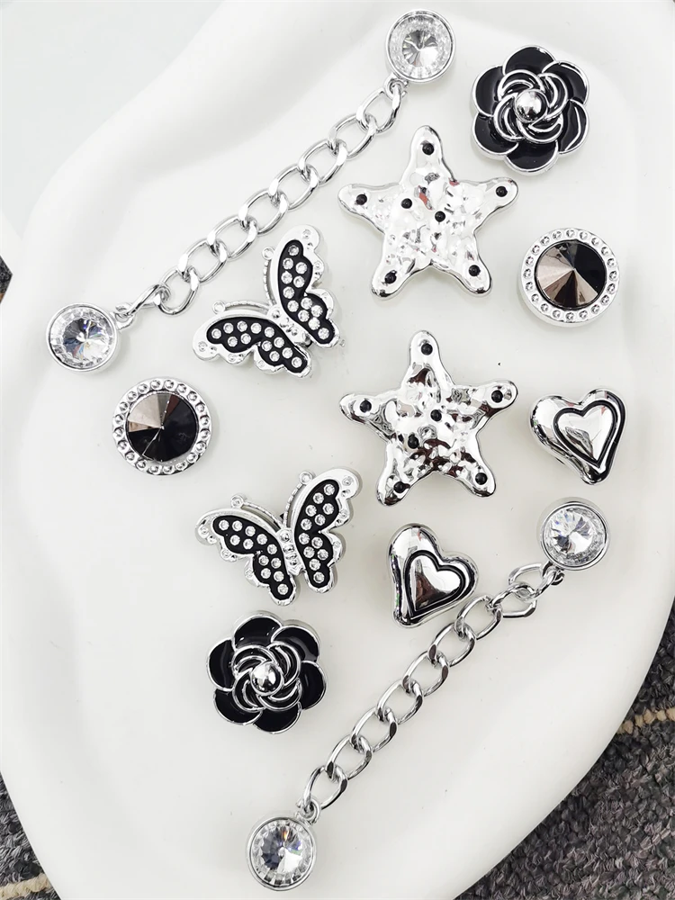 12 Stück Strass-Ketten Schuh-Charms ABS-Nieten-Schnallen Dekorationen DIY Unebene Stern-Pins Clogs Zubehör Passend für Damen-Sandalen Geschenke