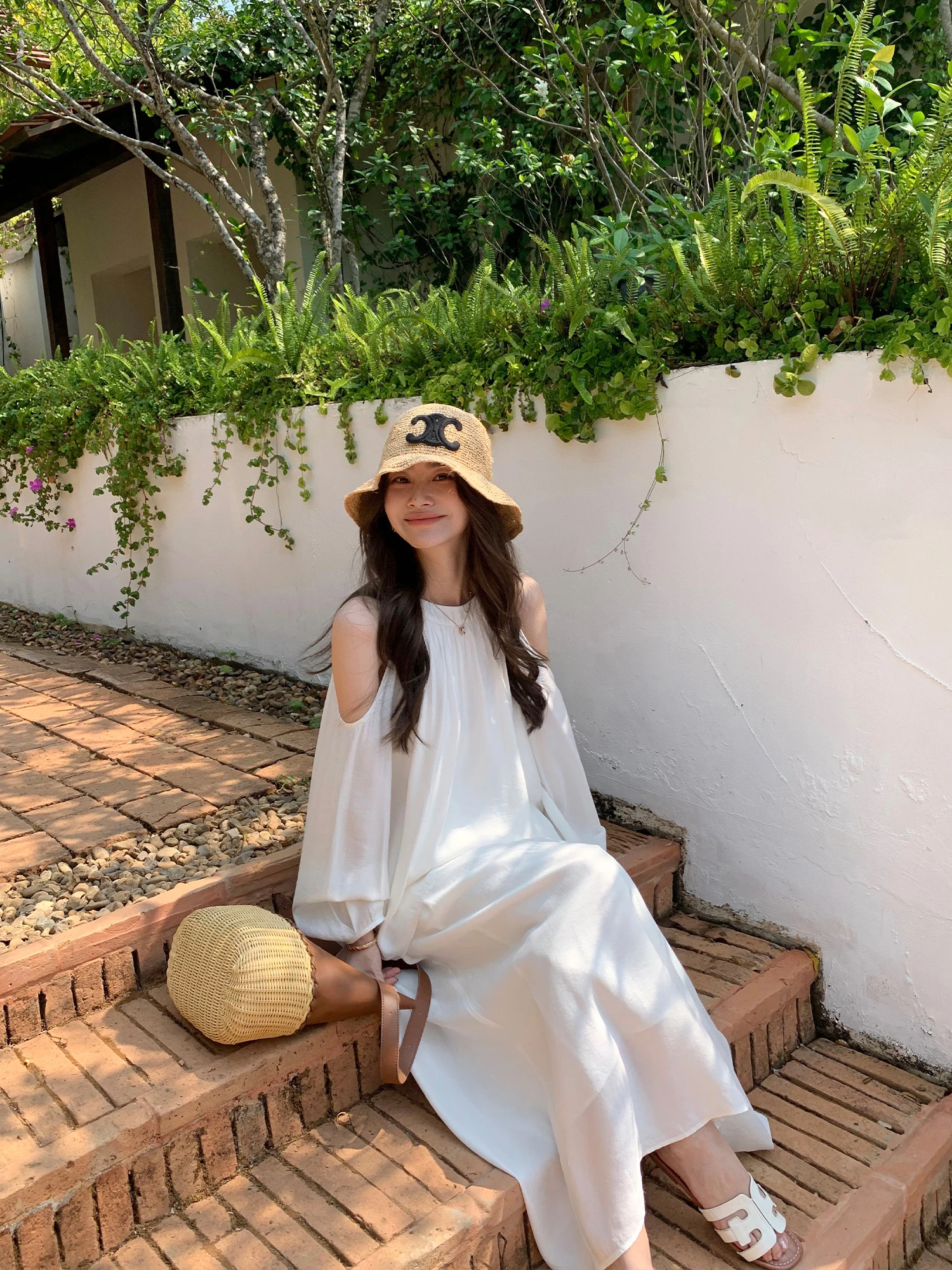 

Комплект из двух предметов: женская блузка с открытыми плечами и юбка А-силуэта в нежном французском стиле Pusumede, летний модный наряд