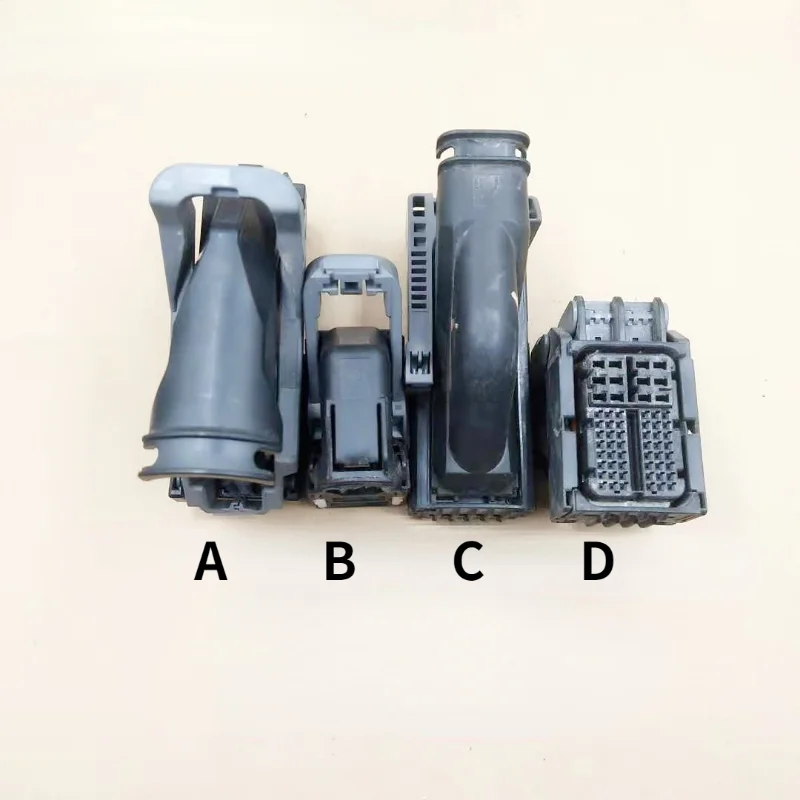 For Toyota C-HR Camry Levin Yaris  Highlander Verso Avalon Corolla Computer Board Plug 1pcs Empty Shell