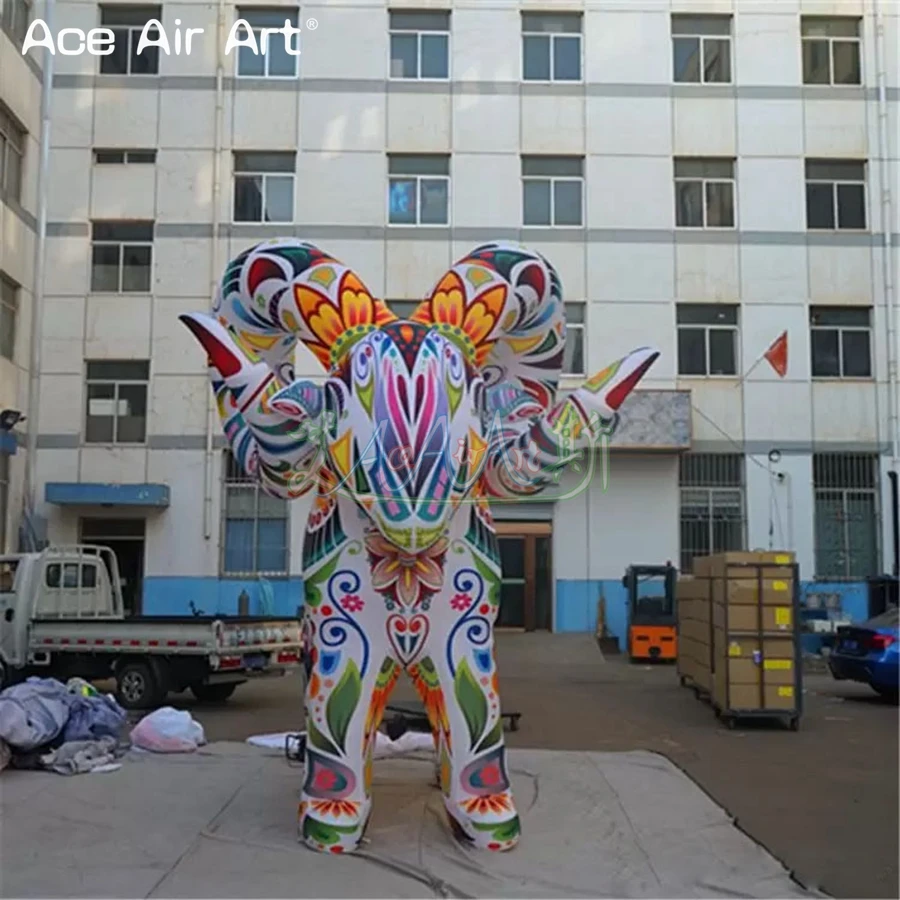 Chèvre gonflable colorée de 4m de haut, modèle Animal pour la publicité extérieure, décoration d'événements faite par Ace Air Art