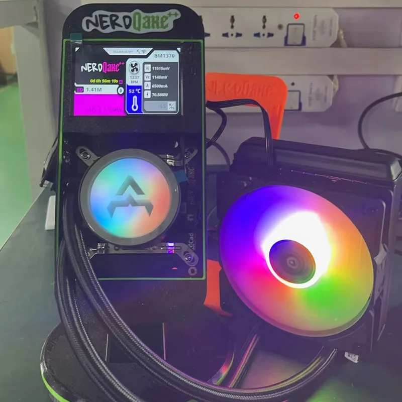 mais recente bitaxe nerdqaxe 4.8TH/s Bitcoin miner Home Eternal Miner com método de resfriamento de água preto