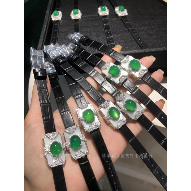 

Ювелирные изделия Зеленый халцедон Агат Натуральный белый перламутровый нефрит из пенопласта