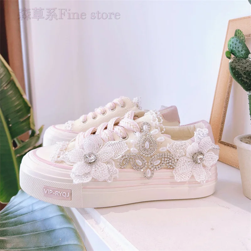 Luxury Floral Ladies Platform Sports Shoes for Women‘s Sneakers Tennis Female 2022 Sweet Pink Rhinestones Pearls Wedding Flats