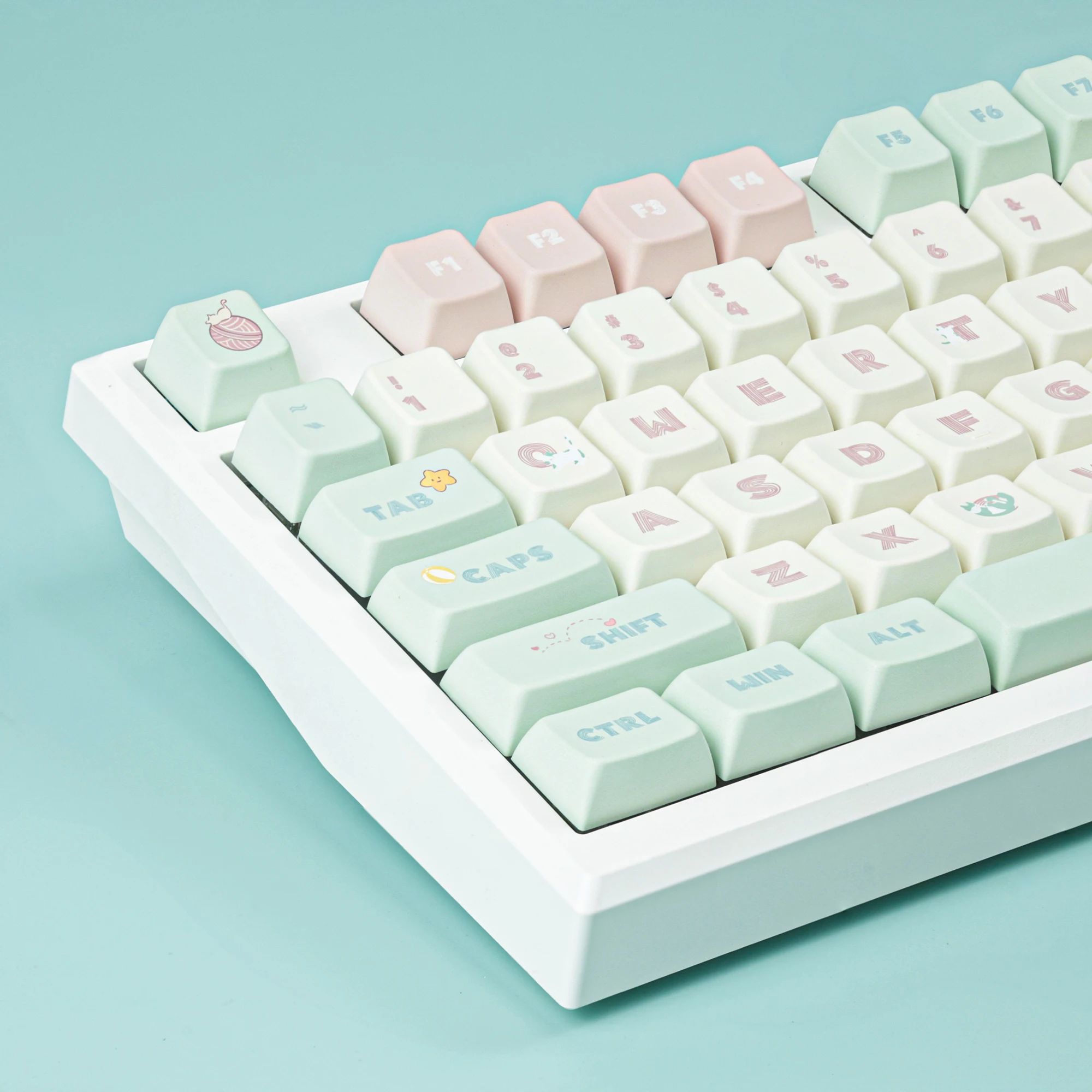 Cat Holiday Keycaps Set Custom 142 Keys SOA Profile PBT Hand-painted Cute Cartoon Point KeyCap for Gaming Mechanical Keyboard