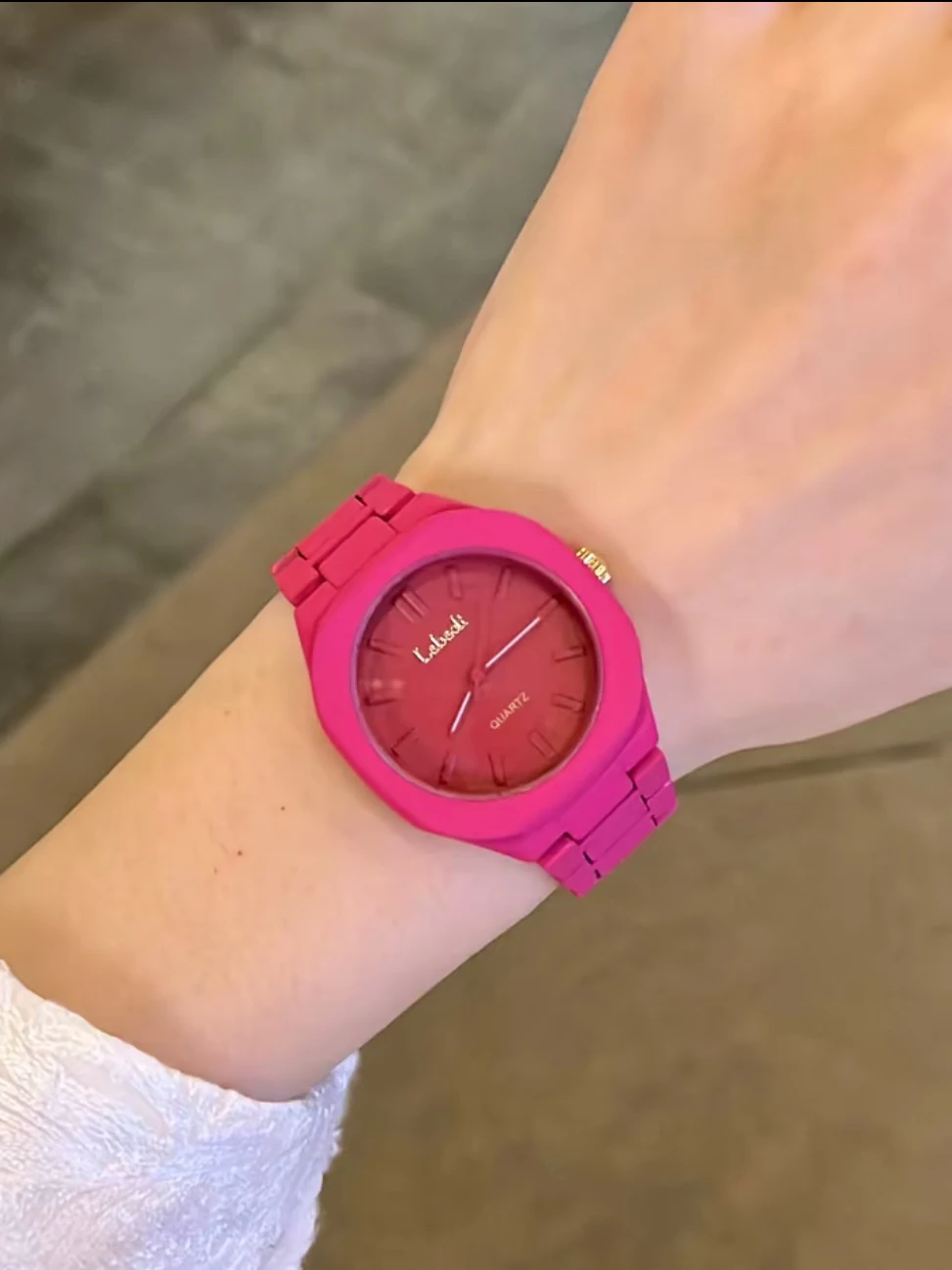 

Personalized fashion luxury steel watch elegant women's watch quartz watch gift for women high-end luxury women's