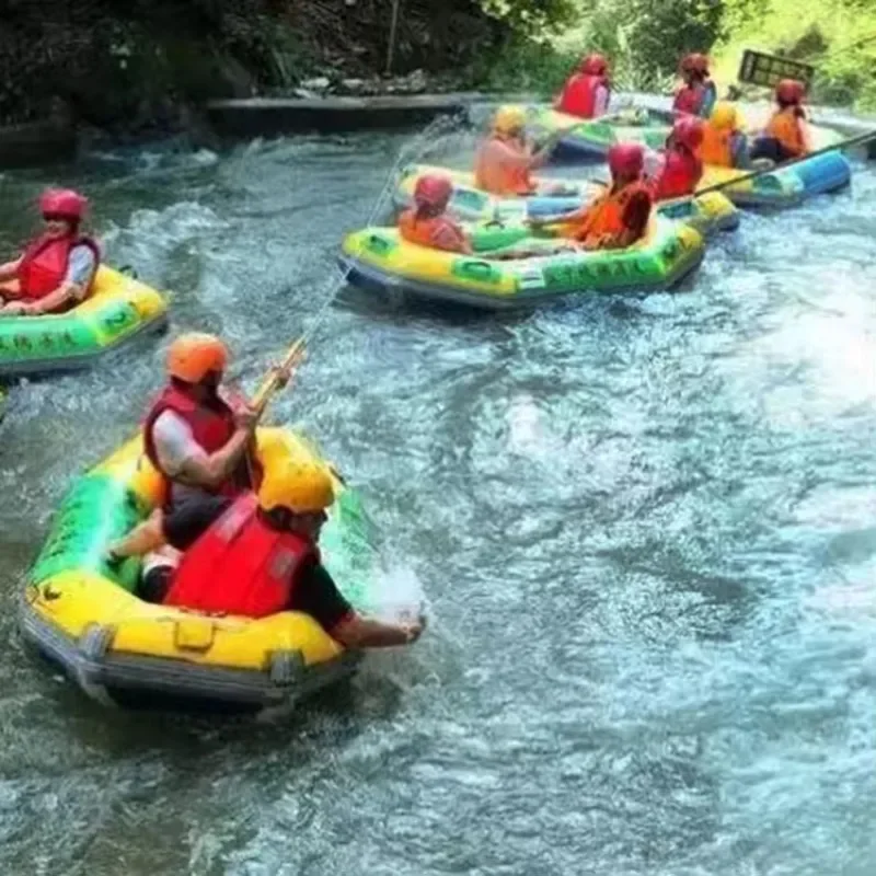 Рафтинговая лодка, надувной плот для речного плота