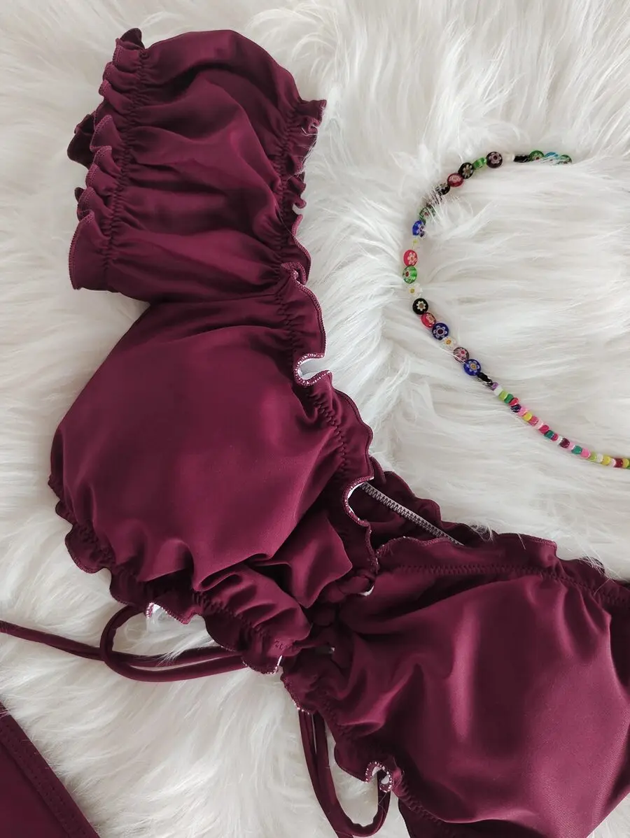 Conjunto de bikini sin aros con volantes fruncidos color burdeos, parte inferior atrevida con cordones, traje de baño de dos piezas
