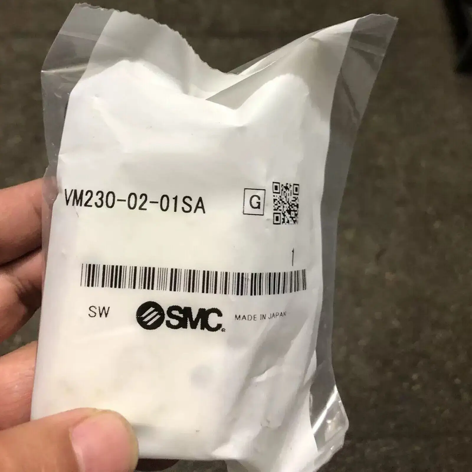 

1PC NEW SMC VM230-02-01SA mechanical valve Fast delivery