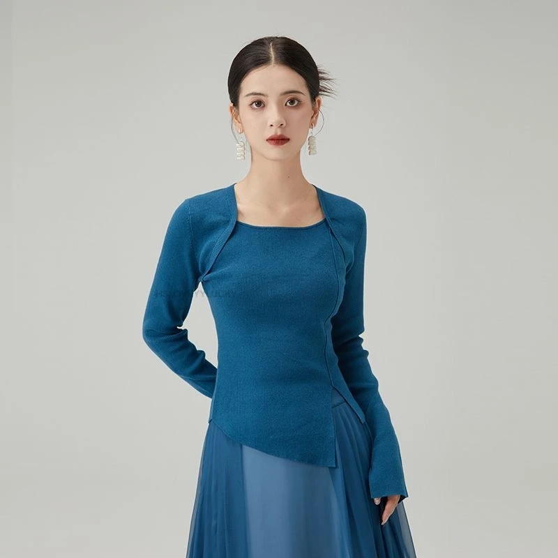 

Chinese Traditional Folk Dance Snowflake Cloud two-piece Set Traditional Chinese Style Design And Temperament For Autumn