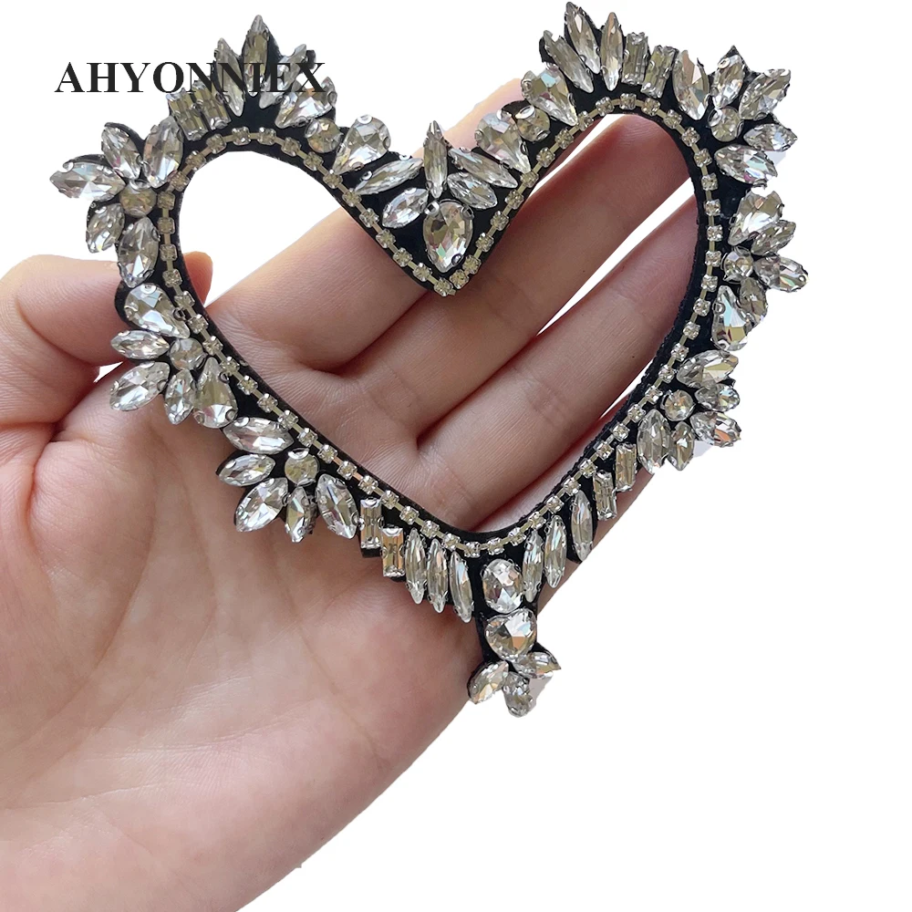 Toppe con perline di strass a forma di cuore doppio 9.5CM x 8.5CM per vestiti cucire su Patch Patch di moda Applique