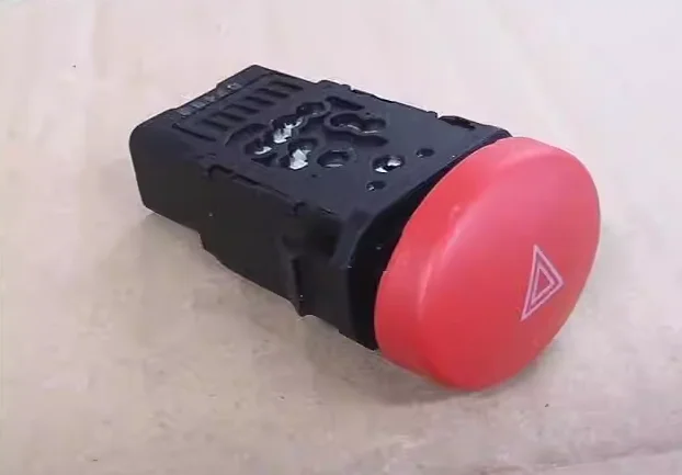 

Hazard warning light switch / Emergency light switch / Double flash switch for Lifan 320 emergency light switch