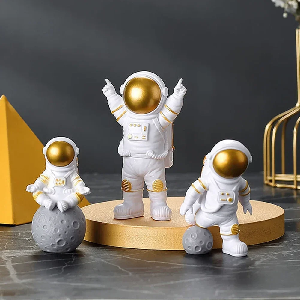 4Pcs Astronaut Figure Statue Figurine Spaceman Sculpture Educational Toy Desktop Home Decoration Astronaut Model for Kids Gift