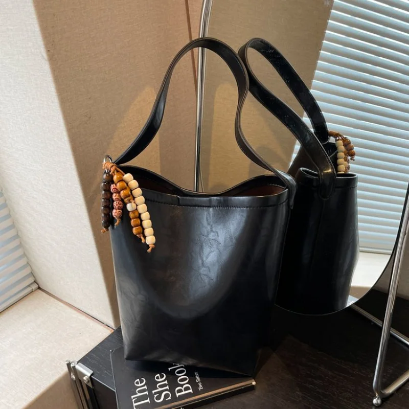 

Stylish Shoulder Bag For Women - Leather Tote Handbag With Crossbody Feature Elegant And Durable Quality
