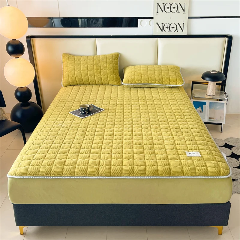 3Pcs Velvet Fitted Sheet Soft Plush Bedcover Mattress Cover With All-around Elastic Rubber Band Bed Sheet With Pillowcases