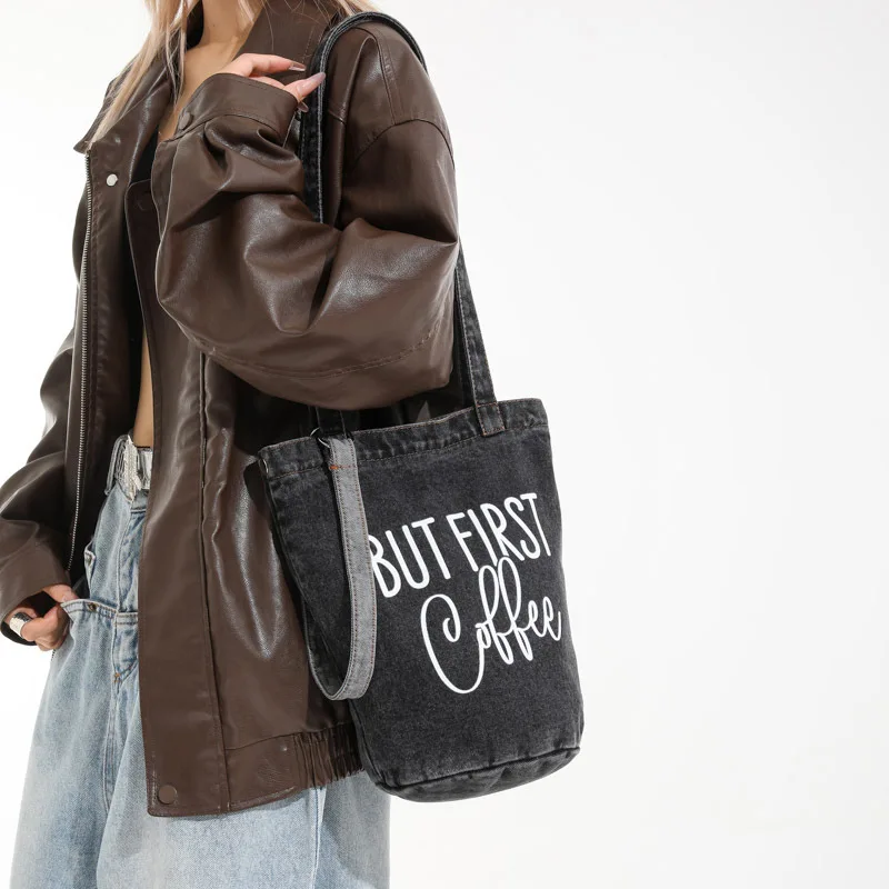 

Retro Letter Print Denim Underarm Buet Bag Personali Trendy Single oulder Bag Crossbody Bag for Men And Women