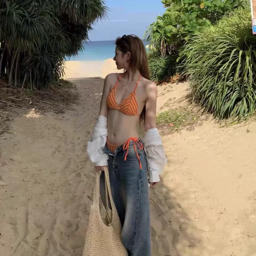 

Женский купальник-бикини 2026: Новинка с полосатым дизайном, сексуальный топ-халтер, красивая накидка – идеально для пляжного отдыха и горячих источников