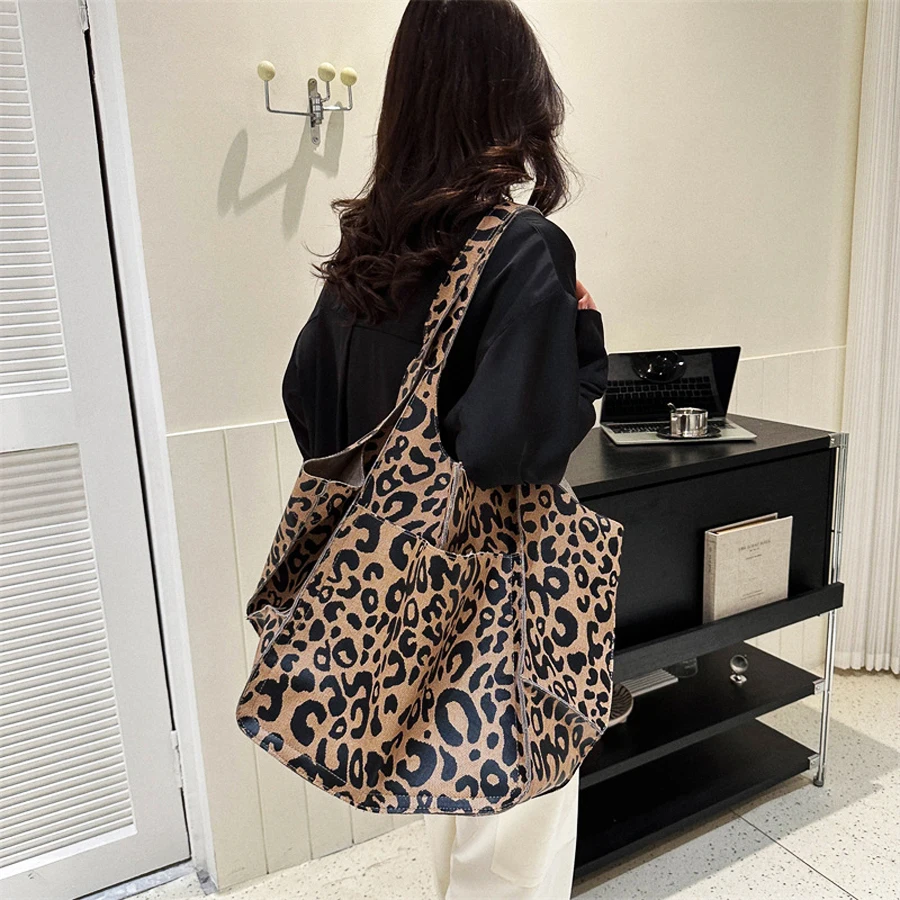 

Модная минималистичная большая сумка-тоут из мягкой кожи, просторная сумка для покупок, женская сумка на одно плечо, большая сумка-тоут