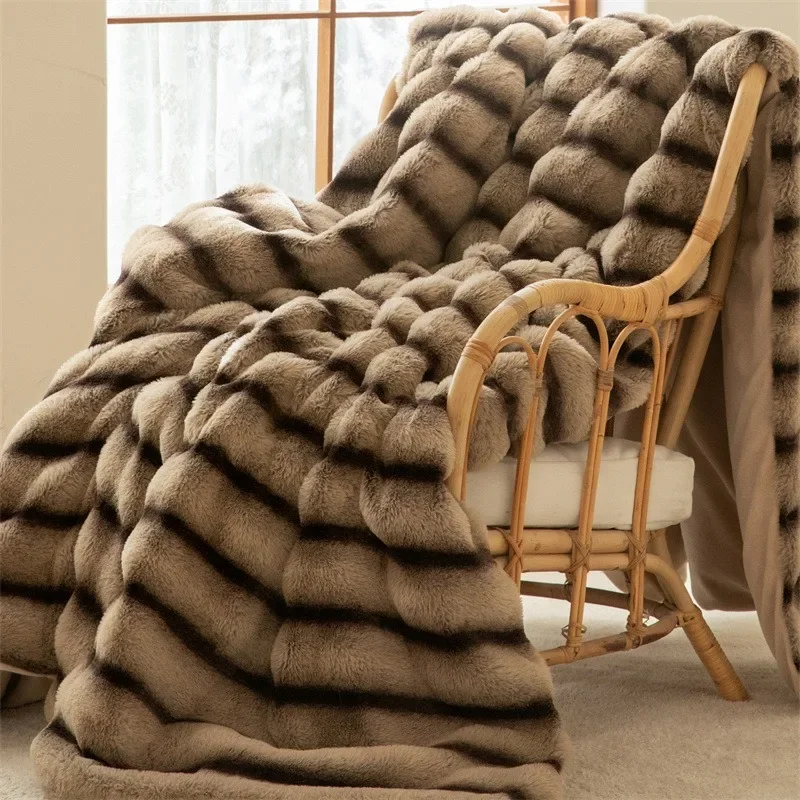 High Weight Plush Blanket Light Luxury Faux Fur Thicken Warmth Retention Retro Brown Stripe Office Blankets Leisure Sofa Carpet
