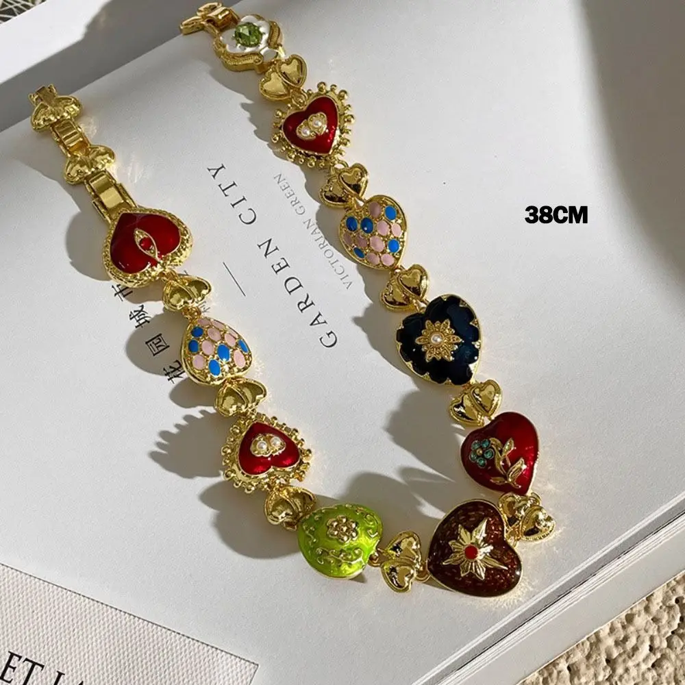 Retro Colorful Artistic Carved Jewelry Carving Colorful Medieval Flower Heart Necklace Palace Style Relief
