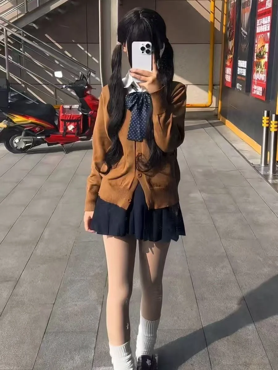 

Осенне-зимний коричневый вязаный кардиган и юбка в стиле JK, комплект из четырех предметов, модный...