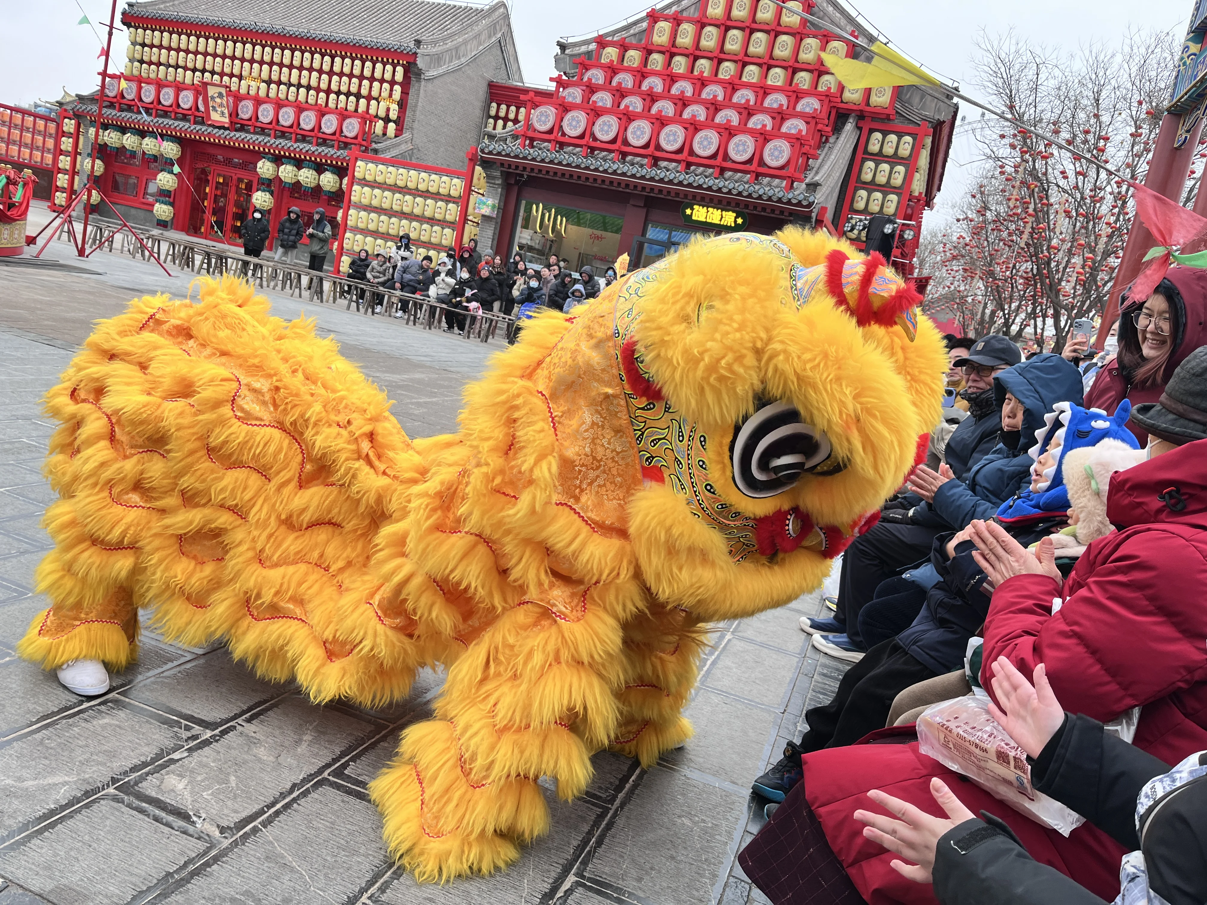 

2 детских танцевальных костюма льва для детей 10-15 лет, для студентов, игр, вечеринки, спорта, Рождества, народной мероприятия, сценический талисман, Китай