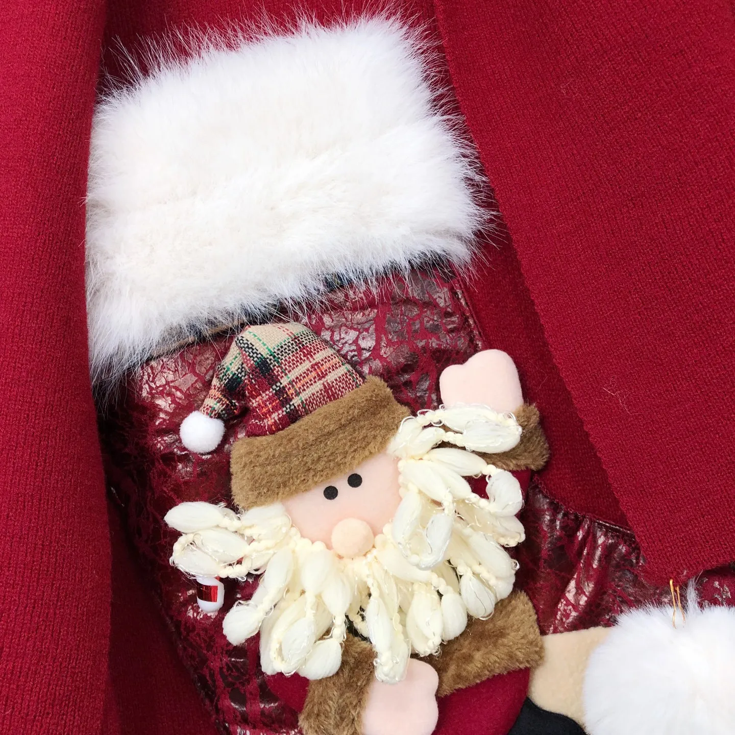 Носки с Санта-Клаусом, карманная атмосфера, новогодний красный теплый пуловер, свитер с круглым вырезом, зимняя одежда средней длины для женщин