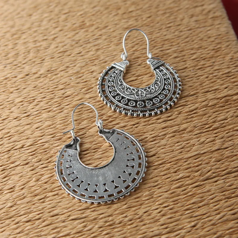 2026 Retro Bohemia Beach Hollow Pattern Semicircle Earring For Woman Man Retro Moon Ethnic Earring Jewelry Brincos Wholesale
