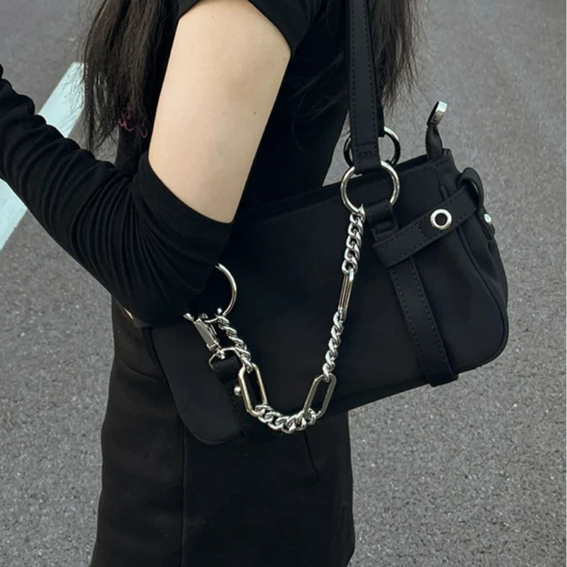 

2025 New Moto Biker Style PU Shoulder Bag Women Premium Soft Crossbody Bags Zipper Trendy Convertible Underarm Hand Carry Bag