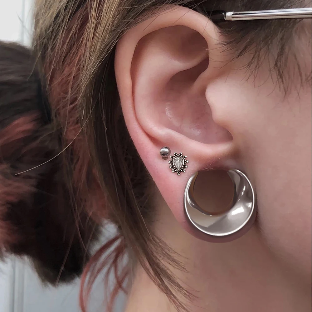 2PCS Moon Ear Saddle Plugs for Stretched Lobe Piercing