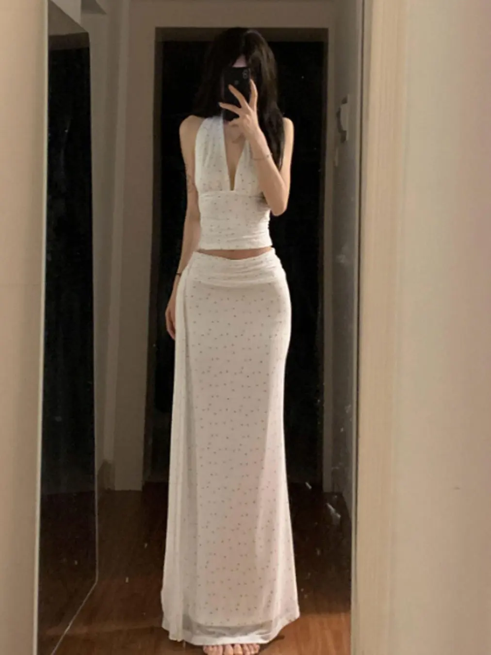 

Chic V-neck Top And Skirt Set Comfortable Soft Style Spring Fashion Women's Outfit T-shirt And Long Skirt Two-piece Ensemble