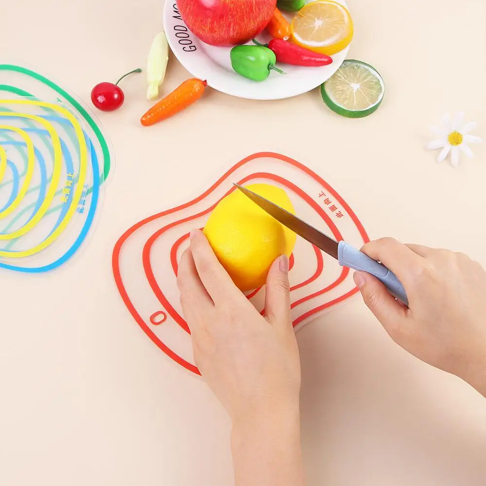 

Transparent Plastic Vegetable Meat Non-slip Frosted Hangable Kitchen Tools Cutting Board Cutting Plate Chopping Board