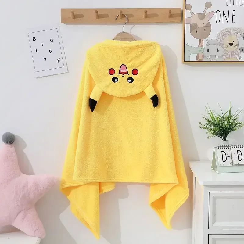 Pikachu accappatoio asciugamano da bagno peluche flanella bambino mantello con cappuccio accappatoio asciugamano doccia Robe RobeCape coperta