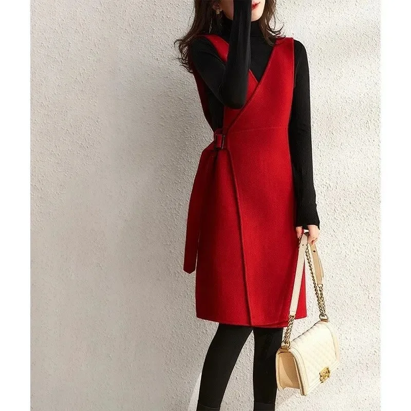 

Skirt Autumn/Winter Dress 2024 New Retro Design Feeling Strap Skirt High Waist Slim Sleeveless Wool Vest Dress Simple Commuting