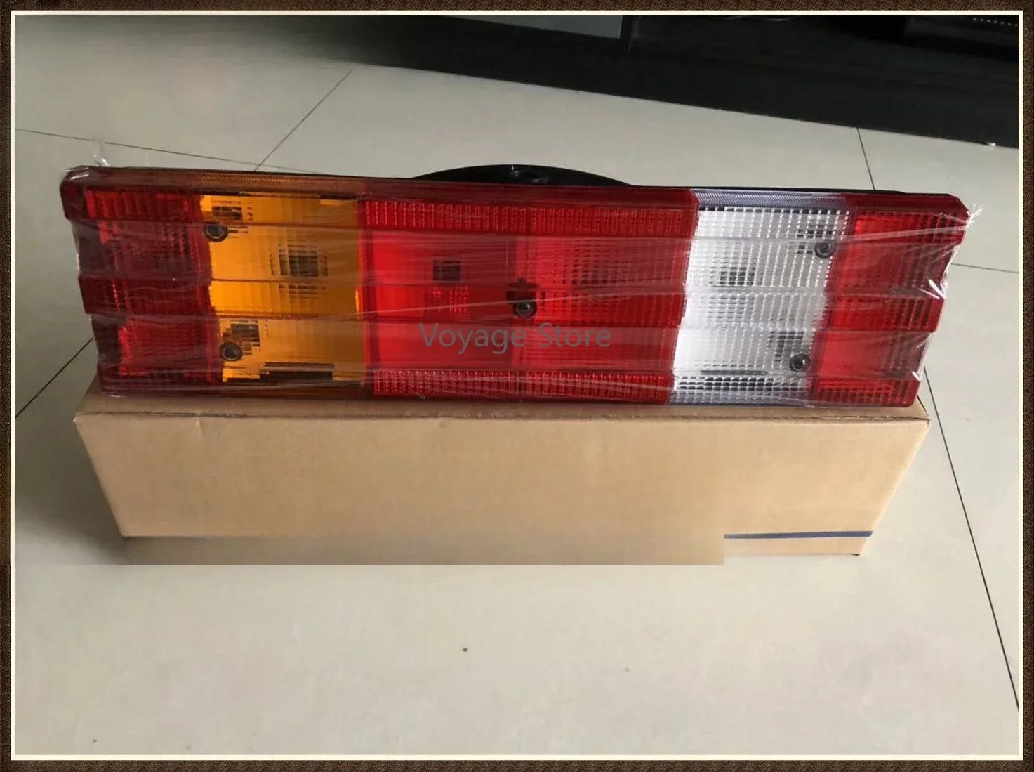 

Suitable for Mercedes Benz Actros rear taillights, Mercedes Benz trucks, Mercedes Benz 41412636 pump trucks