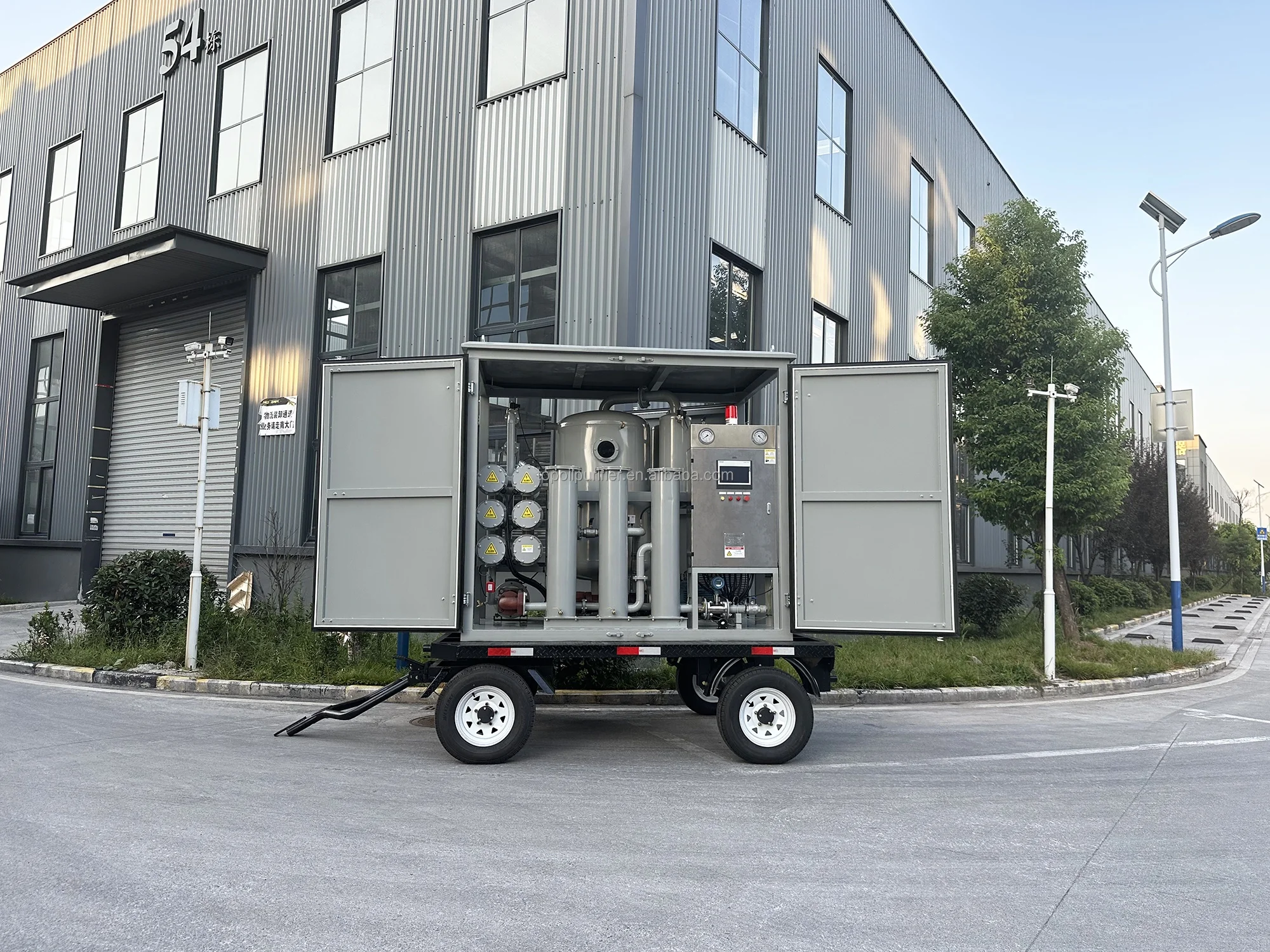 ZYD-W-S مجهزة بمقطورة من النوع المغلق بالكامل للاستخدام الخارجي ومنقي زيت محول الفراغ العالي