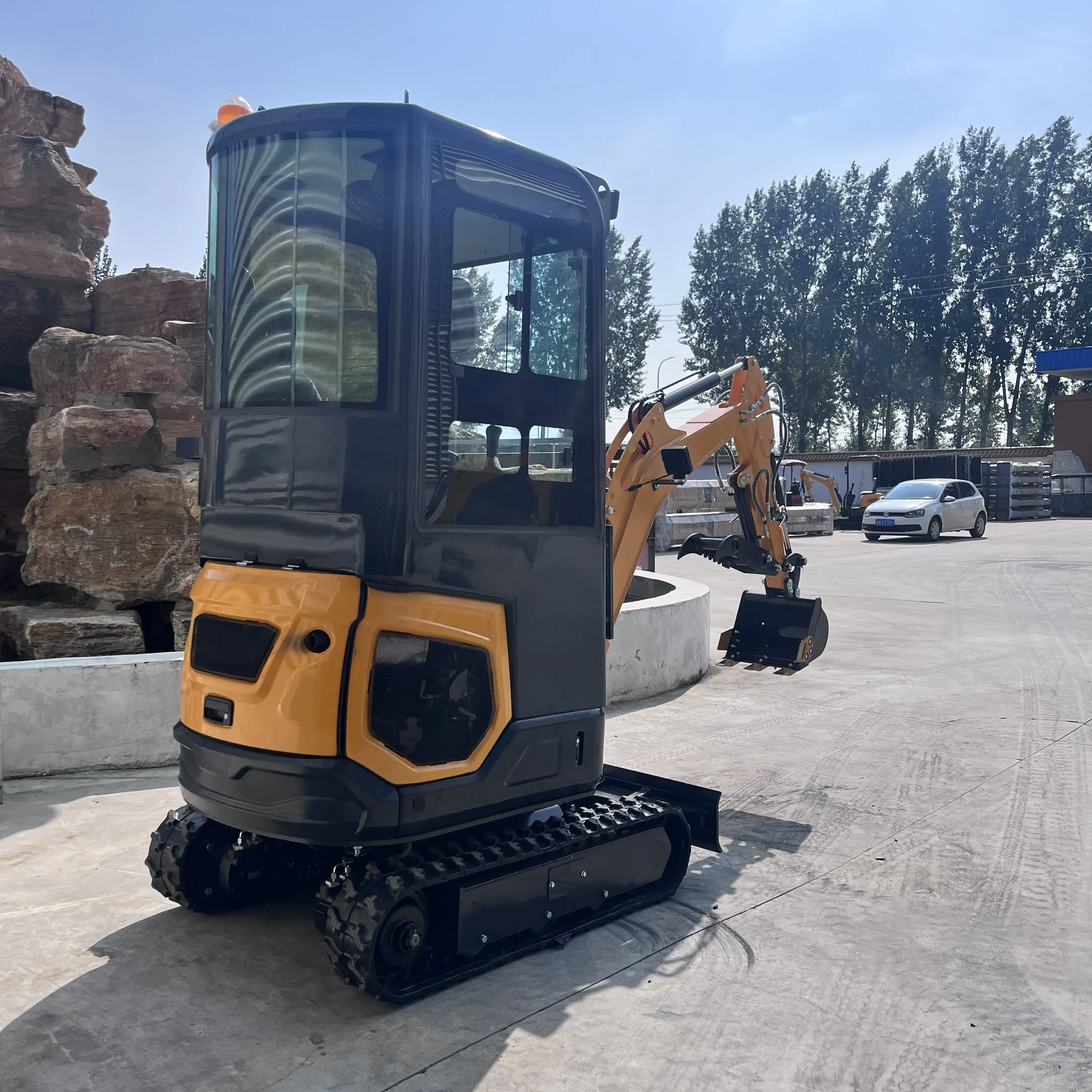 حفارة صغيرة 1.8T CE EURO5 حفارة منزلية صغيرة حفارة EPA مزرعة التعبئة الزاحف محرك كوبوتا للبيع