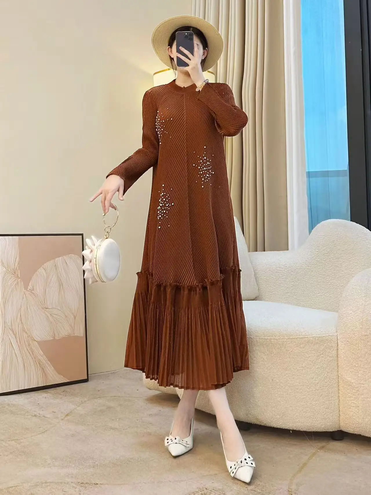 

Miyake Pleated 2025 Autumn and Winter New Pleated High-end Dress with Nail Beads, Loose and Fashionable Temperament Skirt