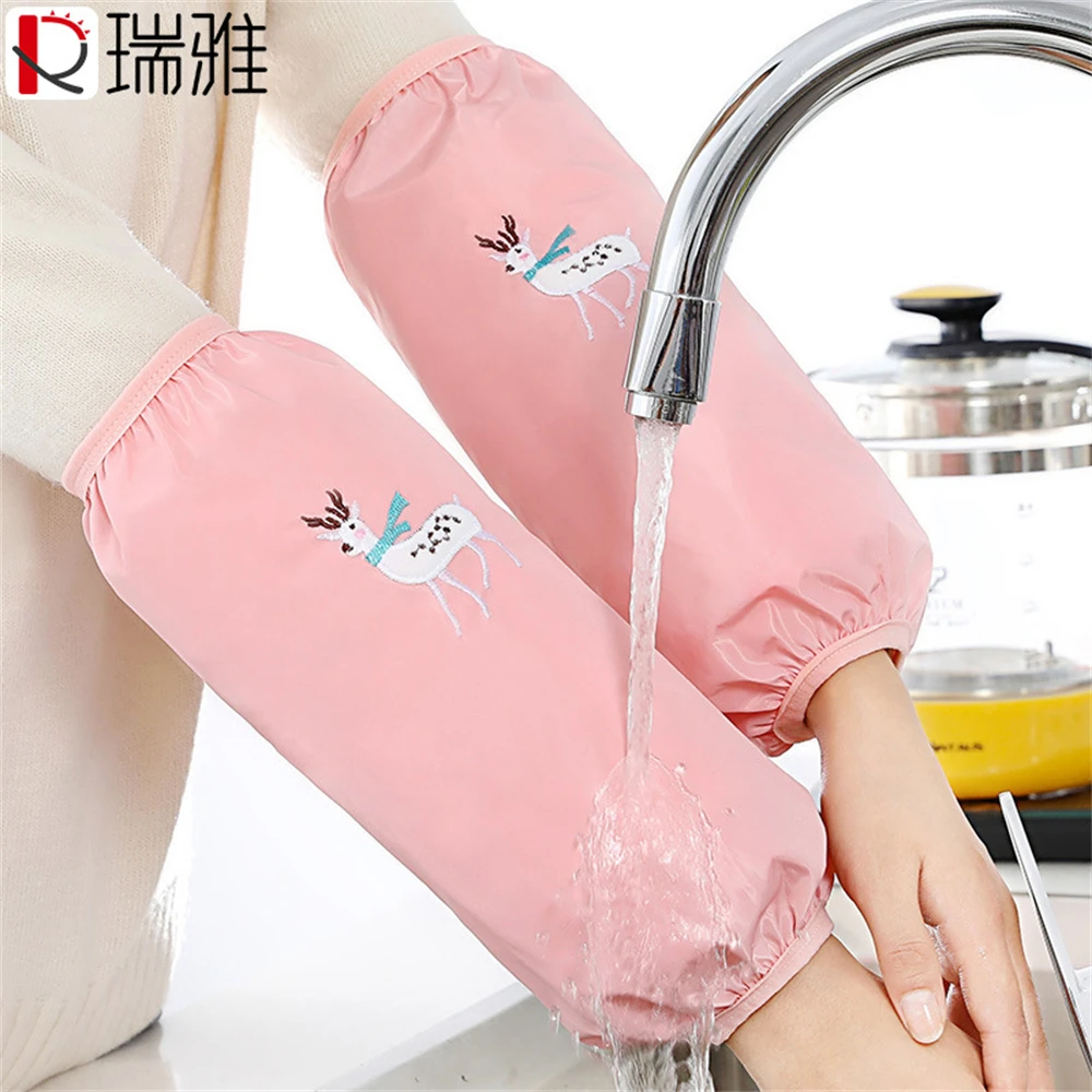 

Ladies and gentlemen long Christmas elk embroidered kitchen waterproof oil waterproof winter waterproof sleeve XT-6570