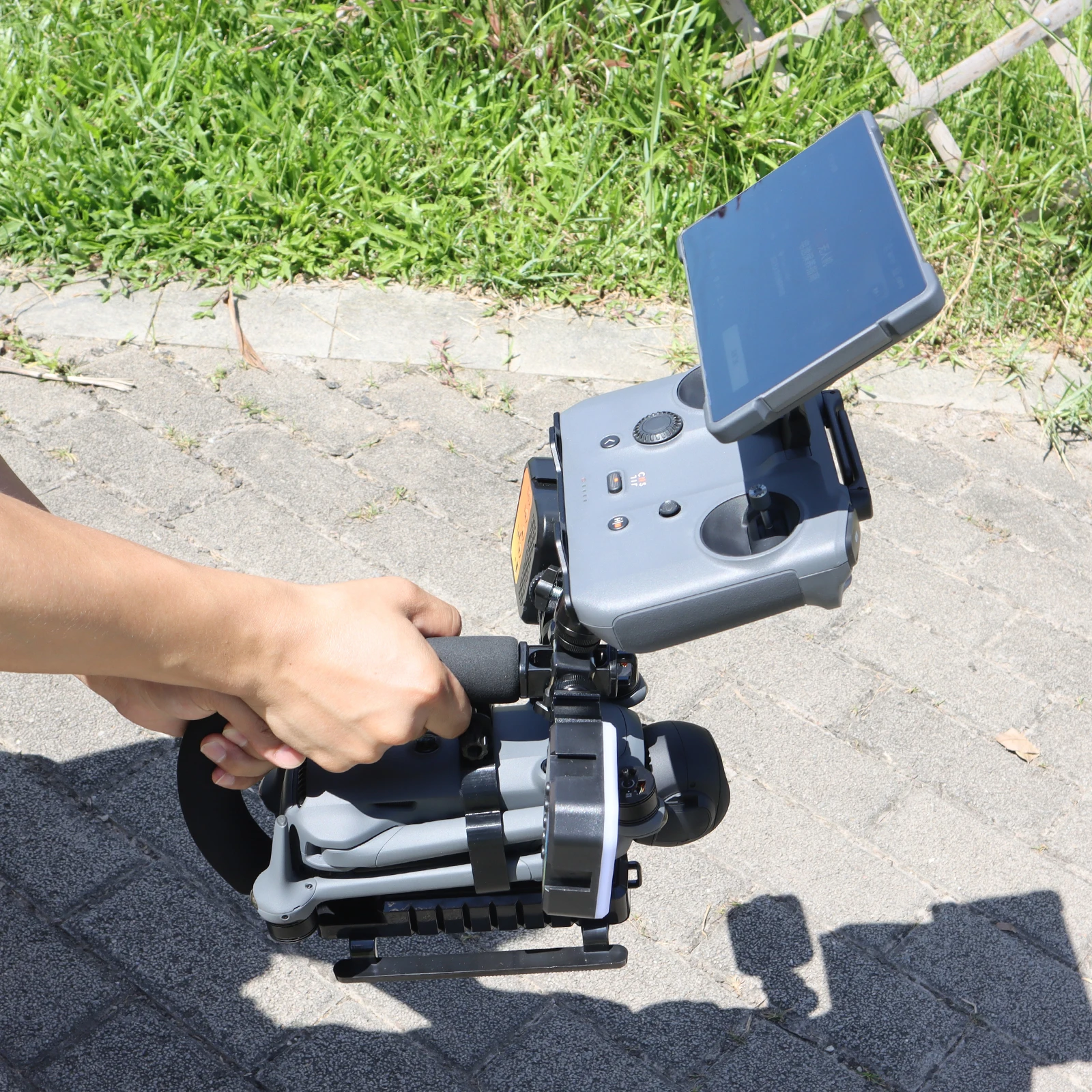 staffa-per-fotografia-portatile-tipo-u-design-ergonomico-per-kit-fotografico-portatile-con-staffa-per-riprese-portatile-dji-mavic-4-pro
