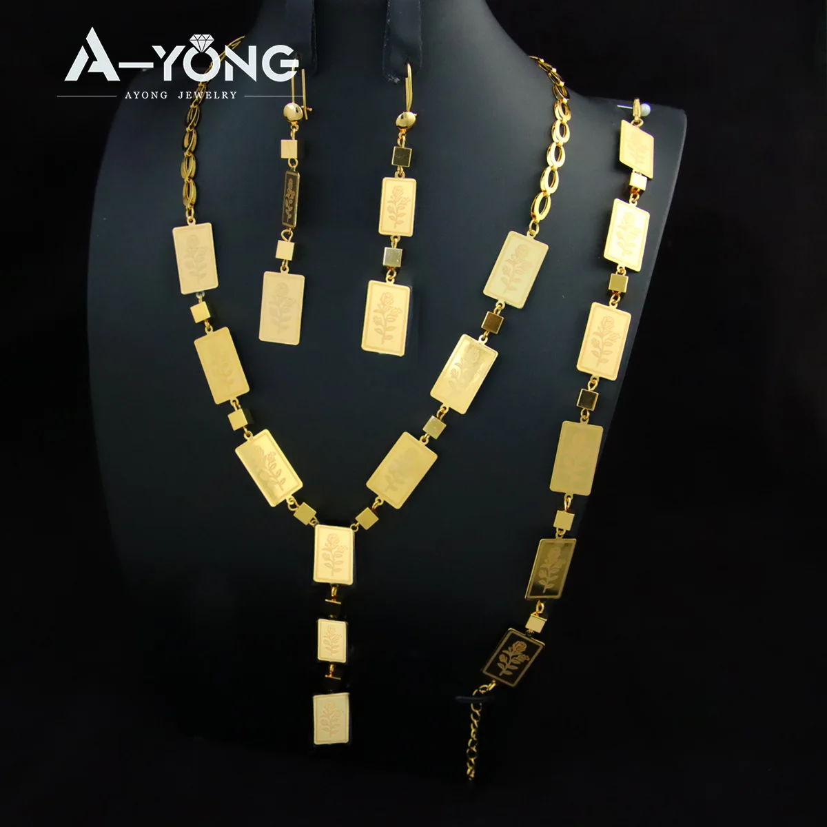 

Dubai Gold Color Necklace Set 21k Gold Plated Middle East African Bridal Square Necklace Bracelet Sets Women Banquet Accessories