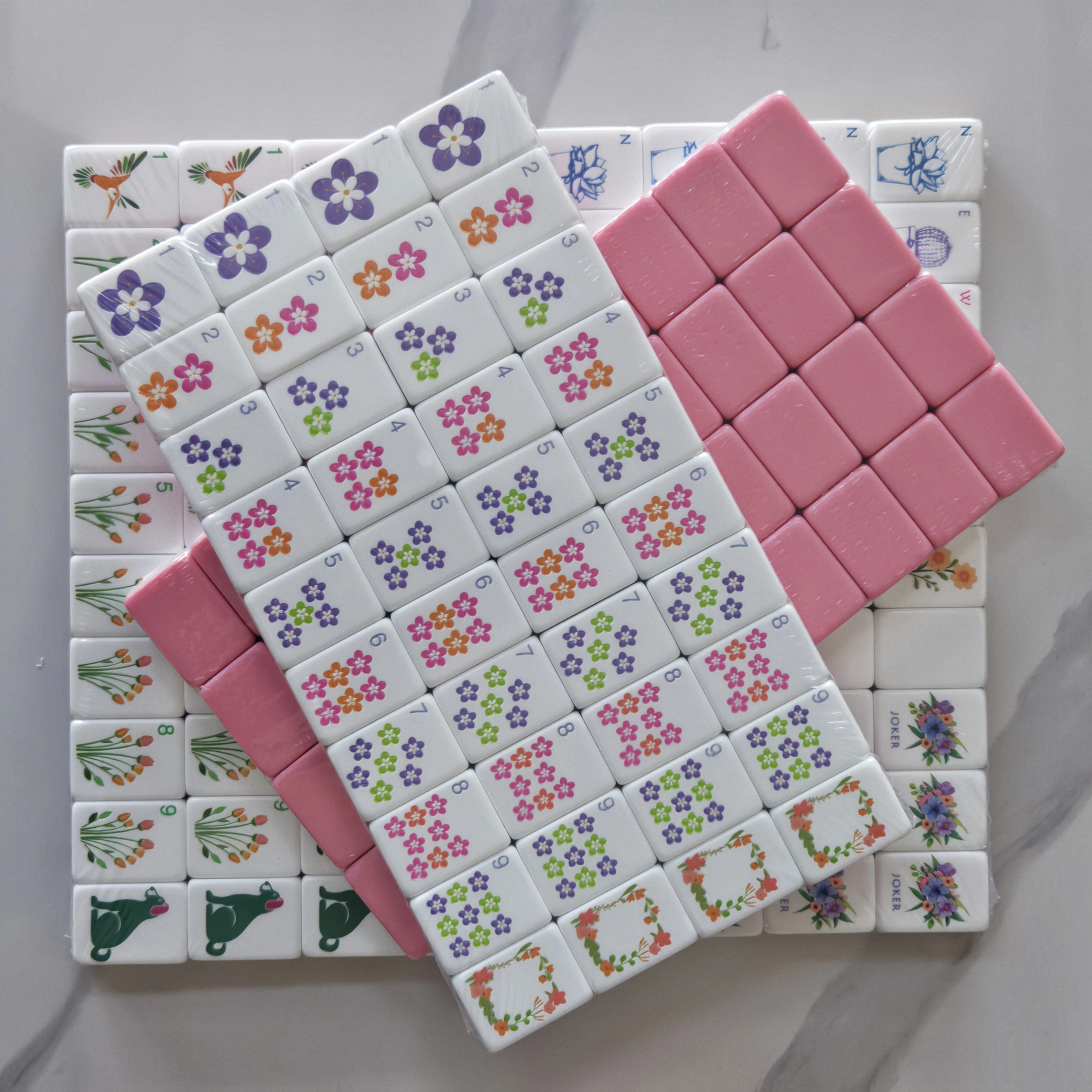 

OMHJGO Luxury American Mahjong Set 160 Tiles Premium Acrylic Pink Engraved 4 Layer Mah Jongg Tiles Travel Gift Game Set