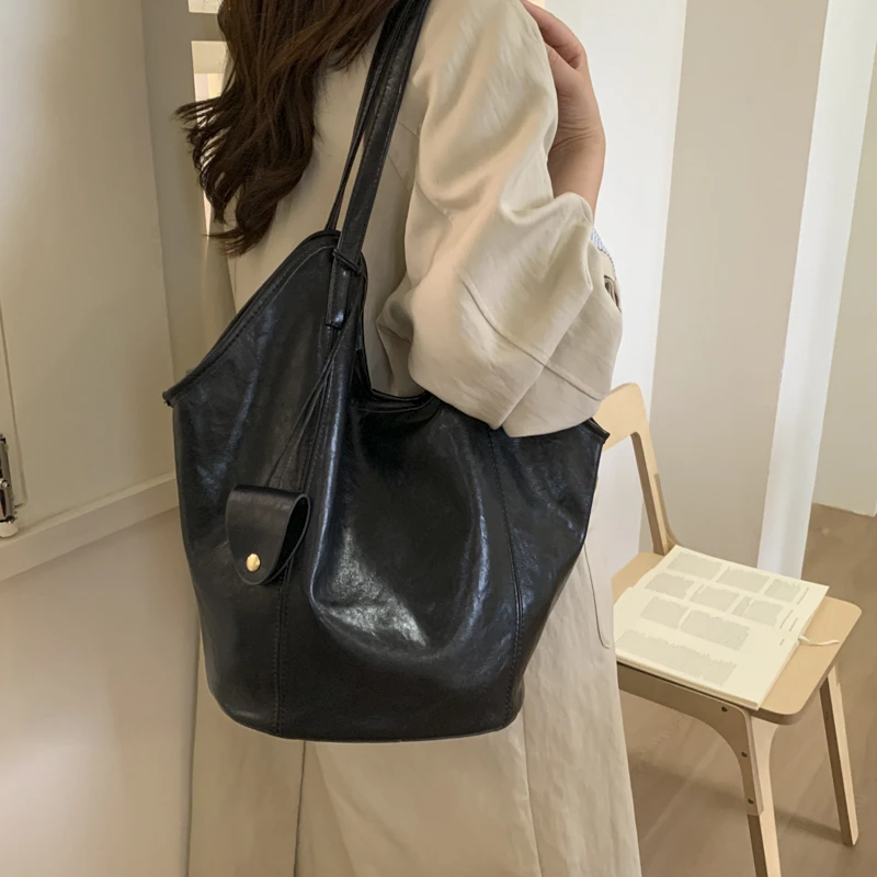 حقيبة كتف نسائية أنيقة من الجلد الفاخر الكلاسيكي بتصميم كلاسيكي حقيبة يد كروس لمظهر يومي جميل #6