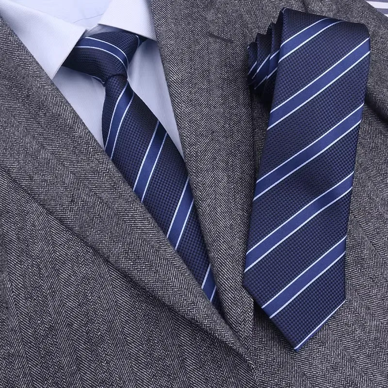 nuova-cravatta-da-uomo-2026-in-seta-100-di-alta-qualita-8-cm-di-larghezza-con-motivo-a-righe-blu-scuro-ideale-per-banchetti-formali-e-business
