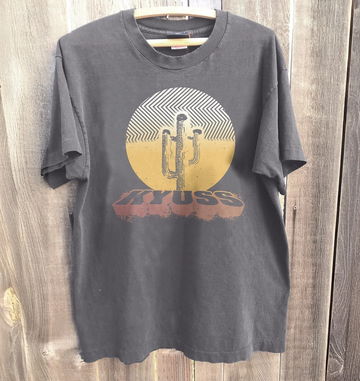 Camiseta unisex de la banda de rock KYUSS, camisetas gráficas Harajuku de color carbón