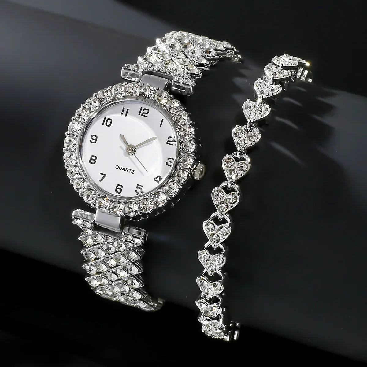

Fashionable Niche Light Luxury European Roman Pattern Diamond-Encrusted Quartz Women's Watch + Heart Bracelet Set