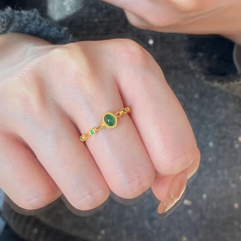 Xiaohongshu نمط المحكمة الشعبية الرجعية الذهب سطح البيض حلقة المرأة الأزياء الخفيفة الفاخرة الأنيقة والمجوهرات الراقية