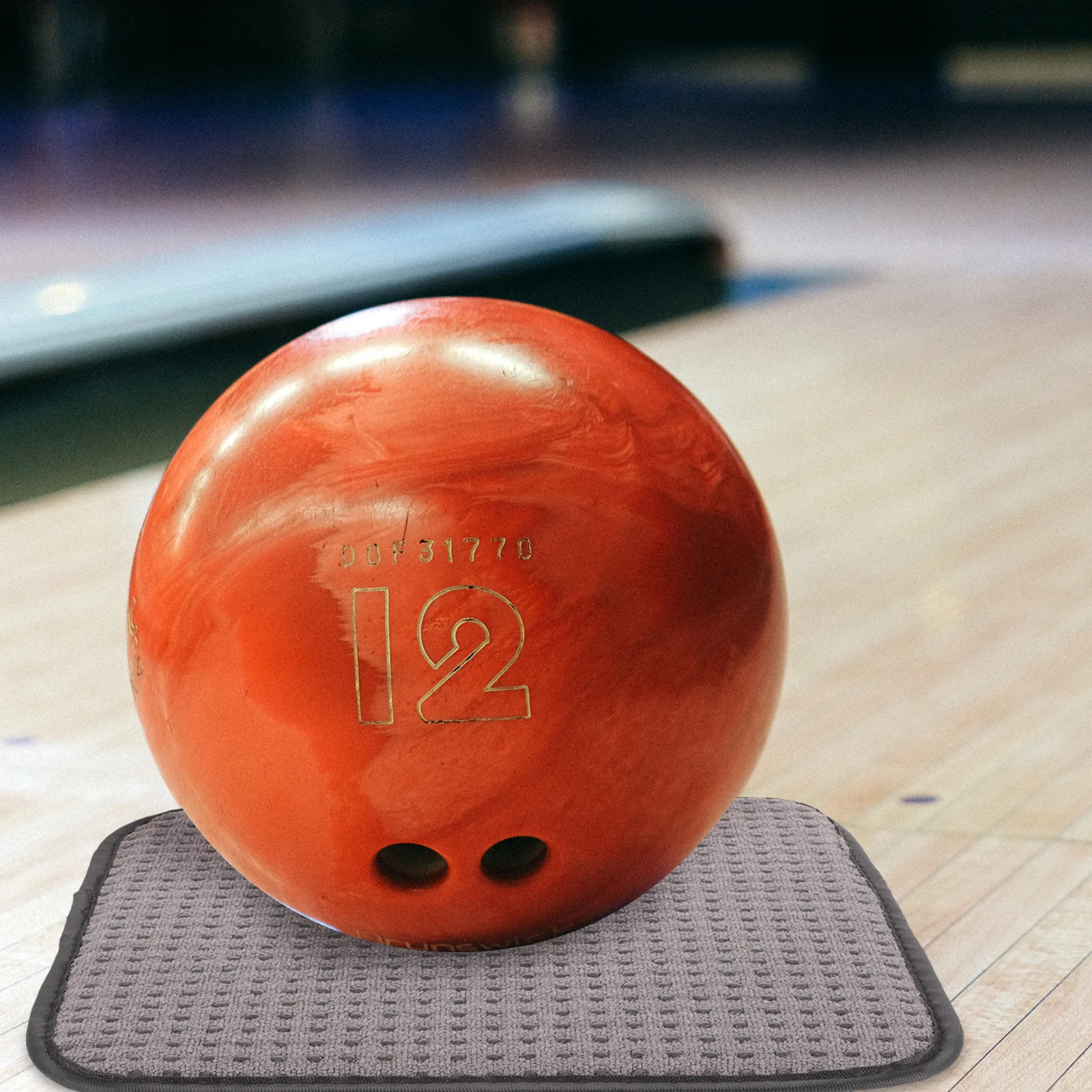 

2Pcs Microfiber Bowling Towel Professional Polishing Ball Cleaning Cloth Lightweight Compact Durable Bowling Accessories